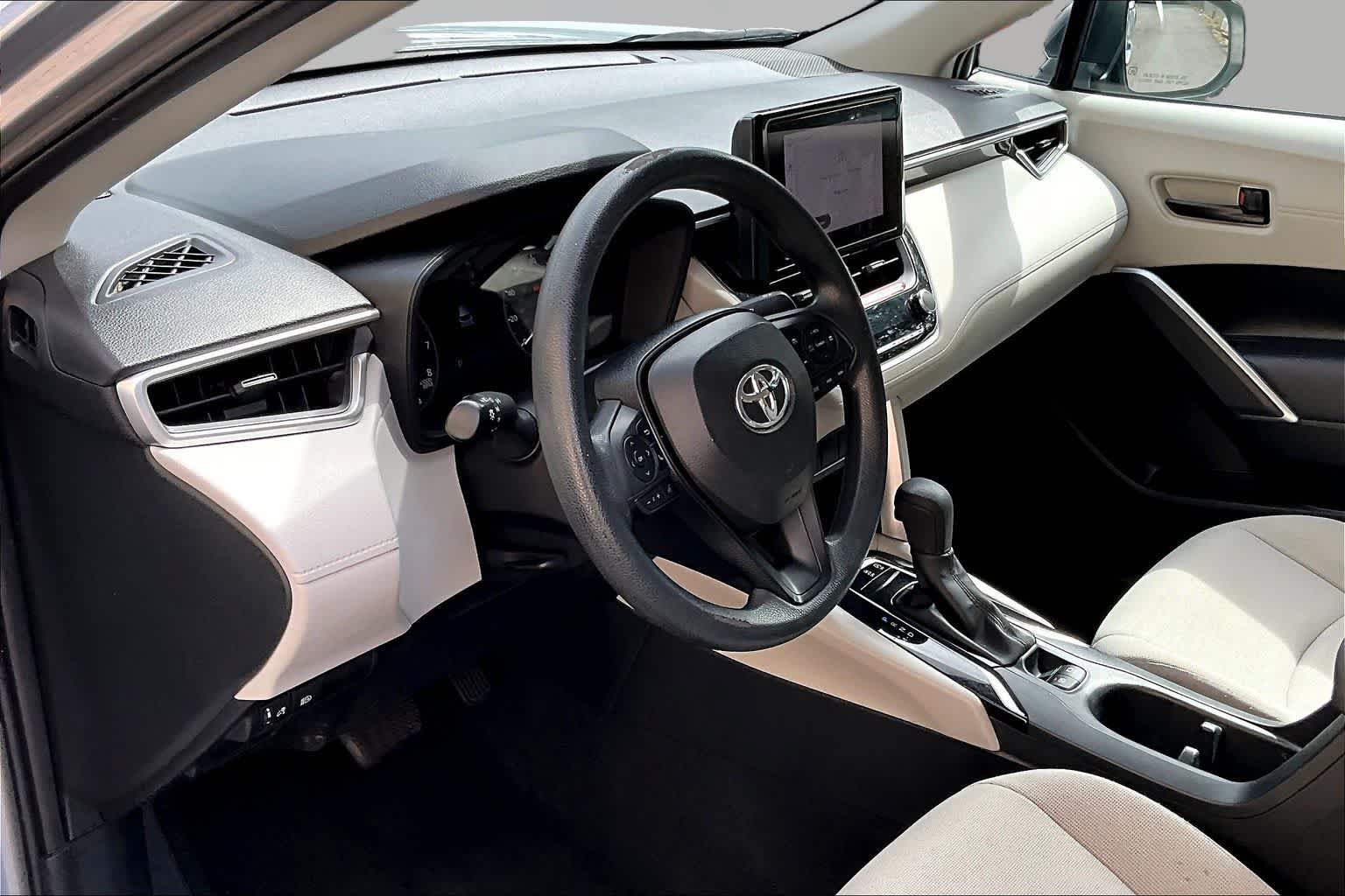 Used 2024 Toyota Corolla Cross L FWD image 18