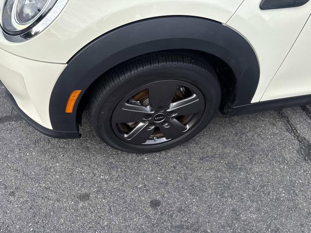 Used 2022 MINI Cooper 2-Door Hardtop image 11