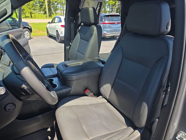Used 2022 Chevrolet Tahoe LT w/ Luxury Package AWD/4WD image 17