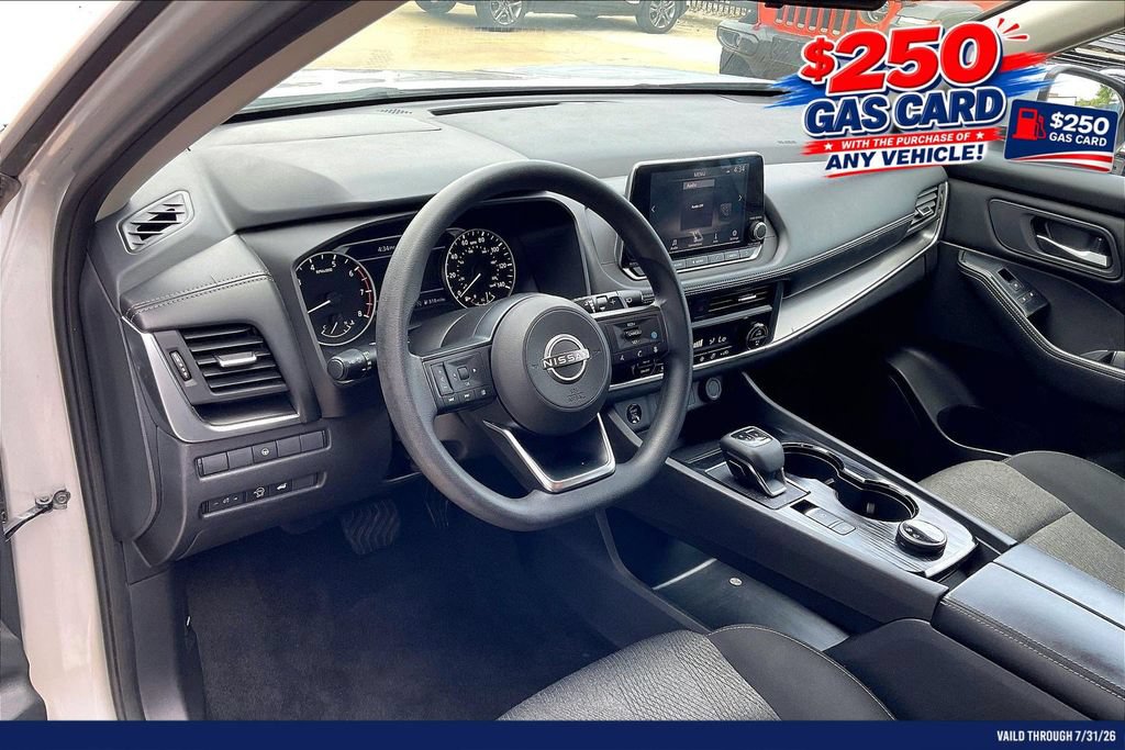 Used 2024 Nissan Rogue SV AWD/4WD image 14
