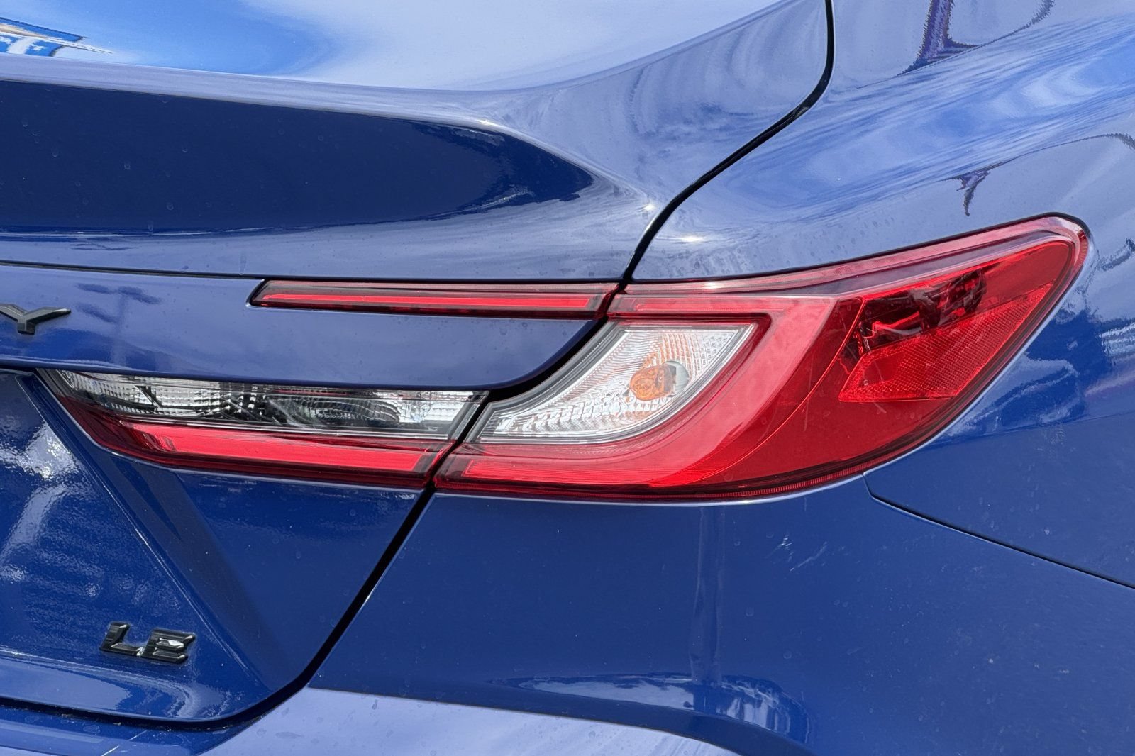 Used 2025 Toyota Camry LE FWD image 39