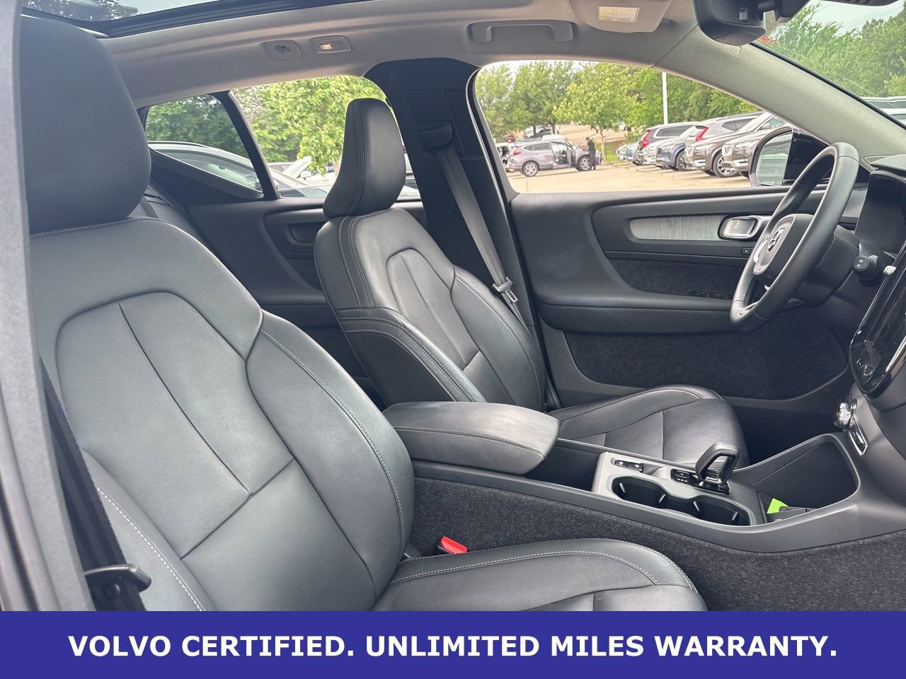 Certified 2025 Volvo XC40 B5 Core image 12