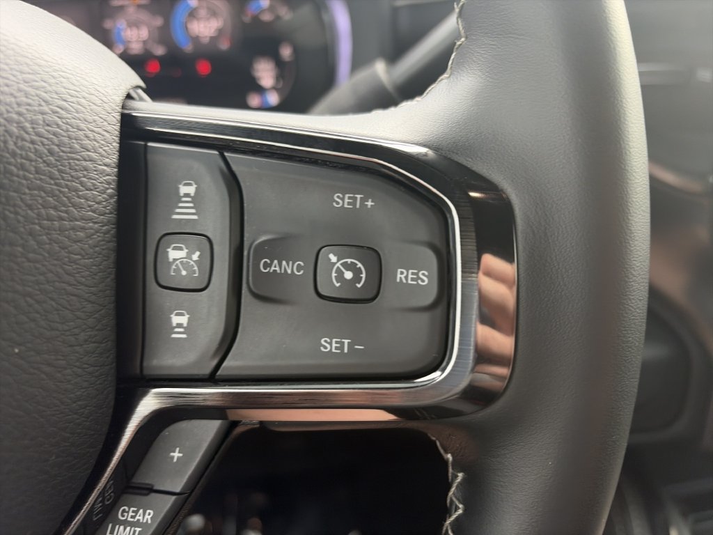 Used 2025 RAM 2500 Limited AWD/4WD image 21