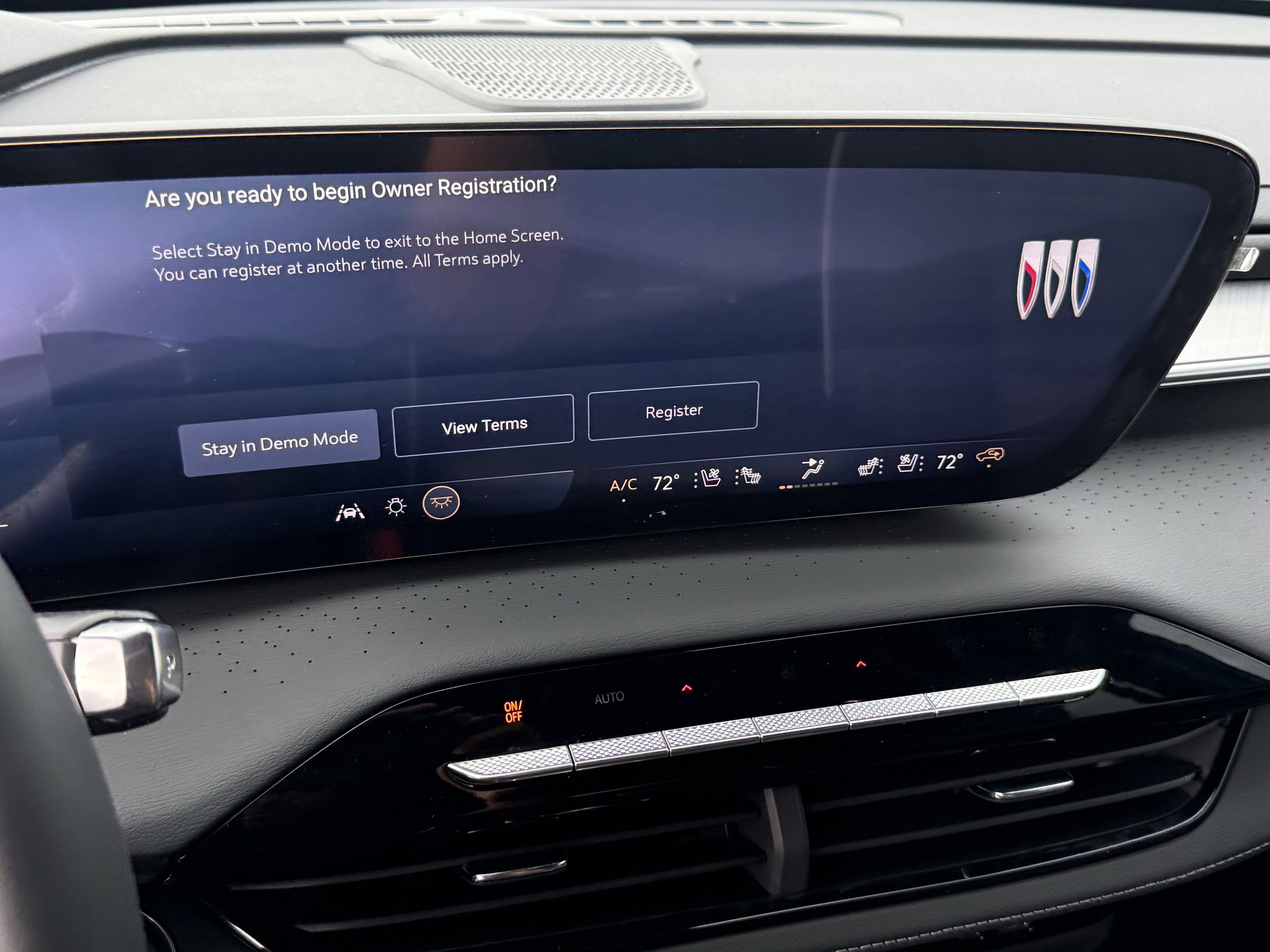 New 2026 Buick Enclave Avenir w/ Super Cruise Package FWD image 15