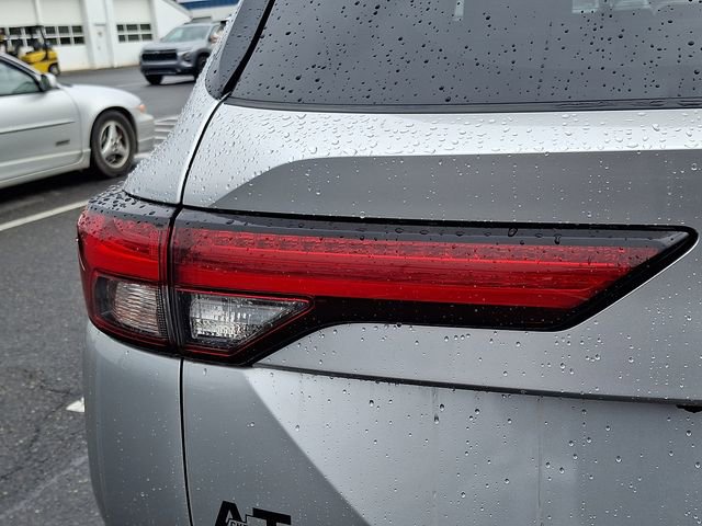 Used 2022 Mitsubishi Outlander ES image 27