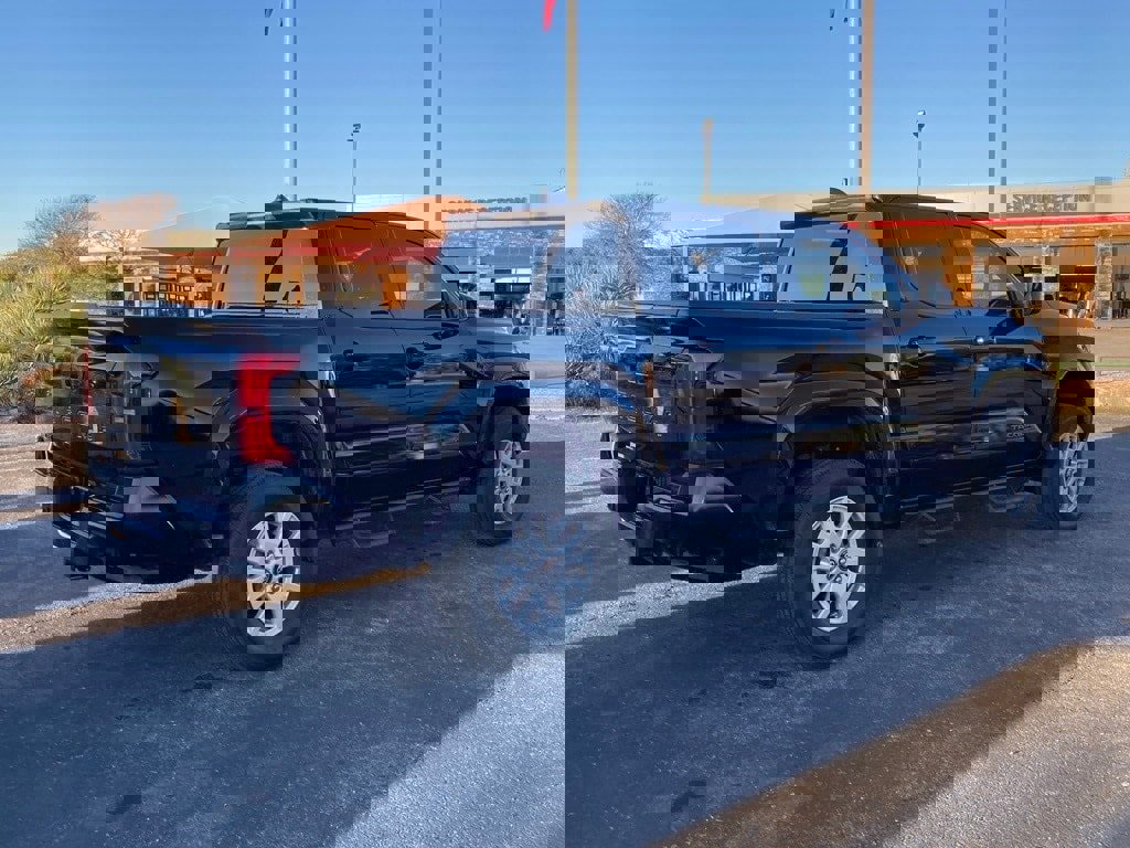 Certified 2025 Toyota Tacoma SR5 image 7