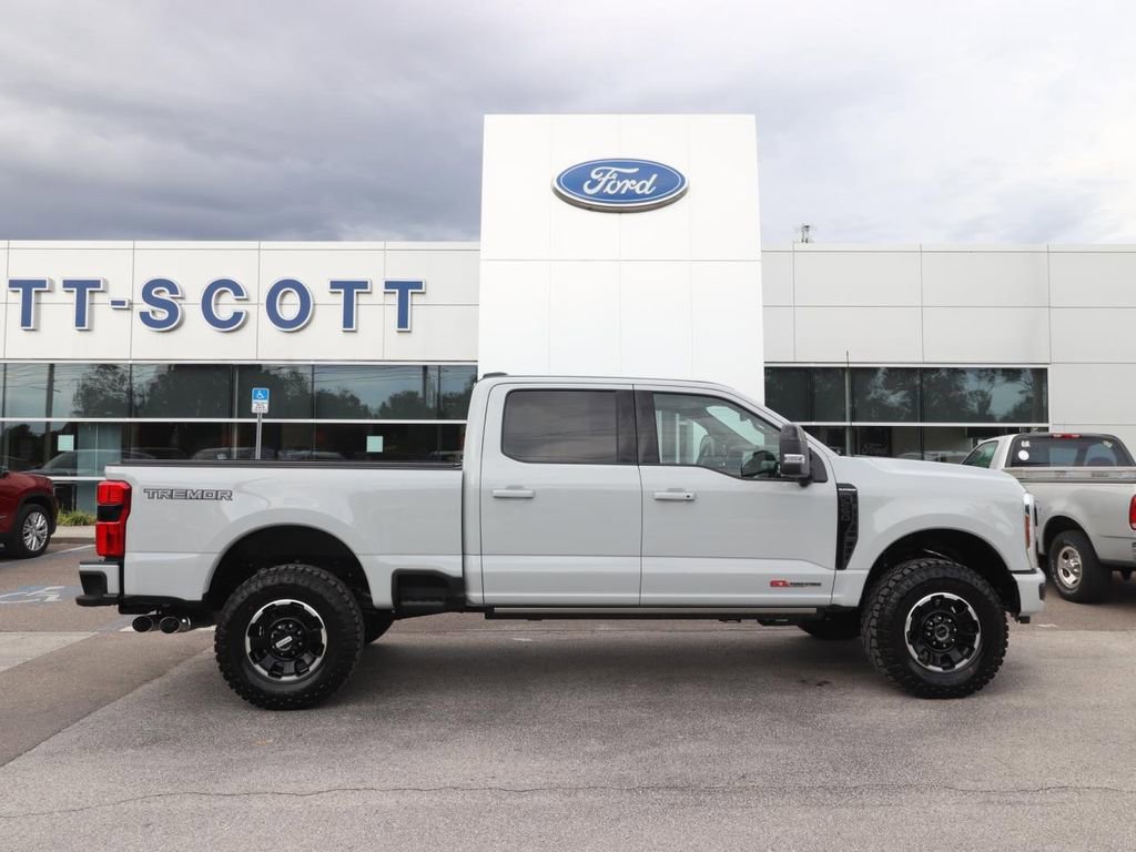 New 2026 Ford F250 Platinum w/ Tremor Off-Road Package image 18