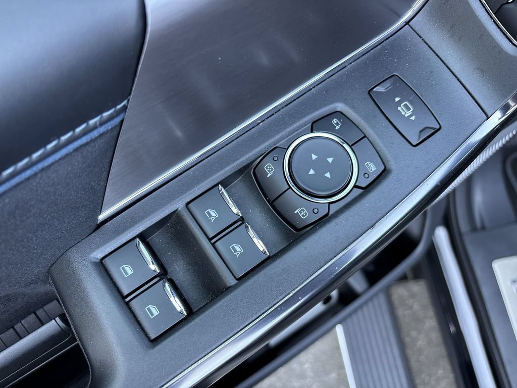 Used 2026 Ford F350 Platinum AWD/4WD image 15