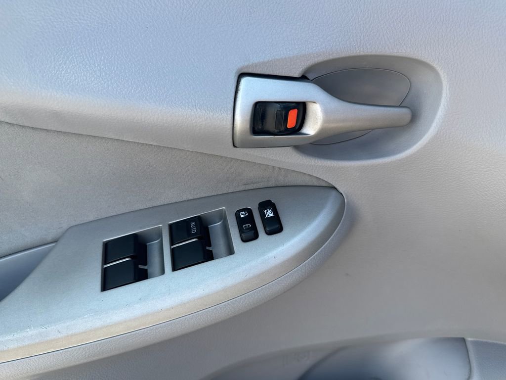 Used 2012 Toyota Corolla LE w/ Premium Pkg FWD image 33