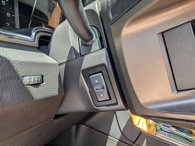 Used 2012 Lincoln Navigator L 4WD image 40