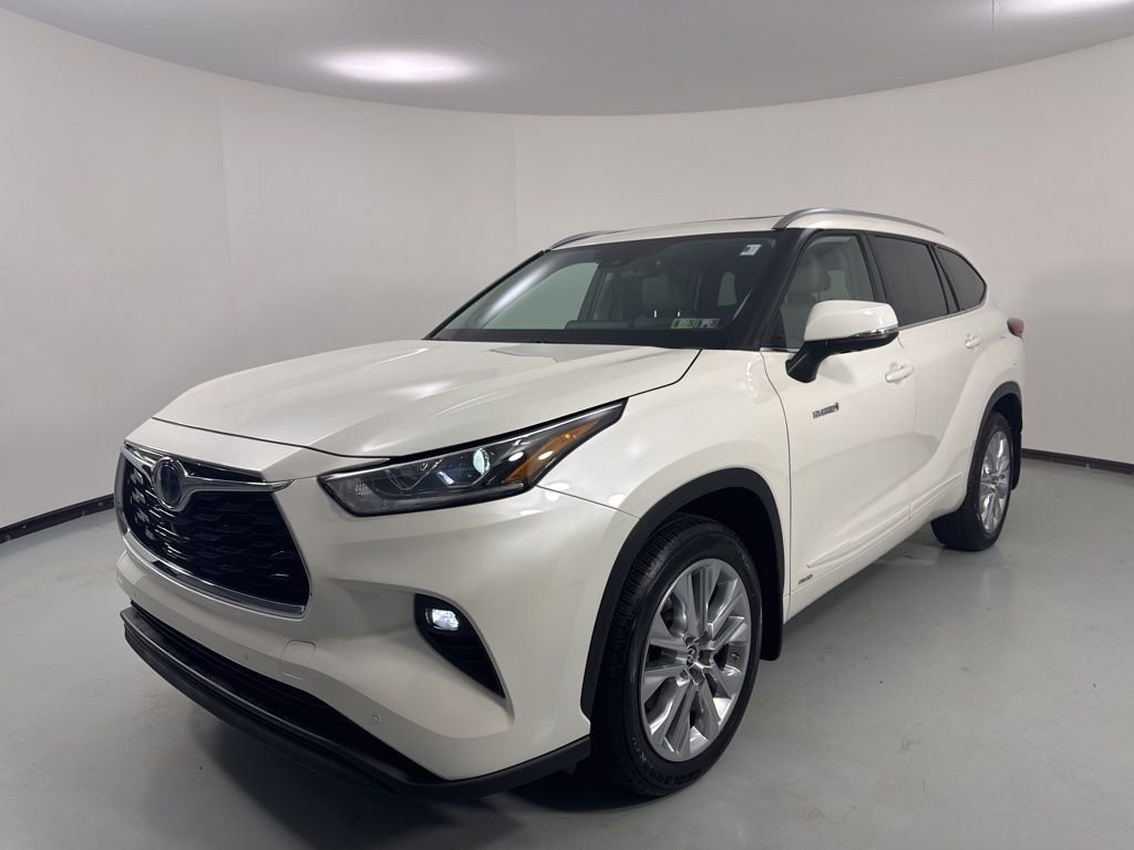 Used 2021 Toyota Highlander Limited image 3