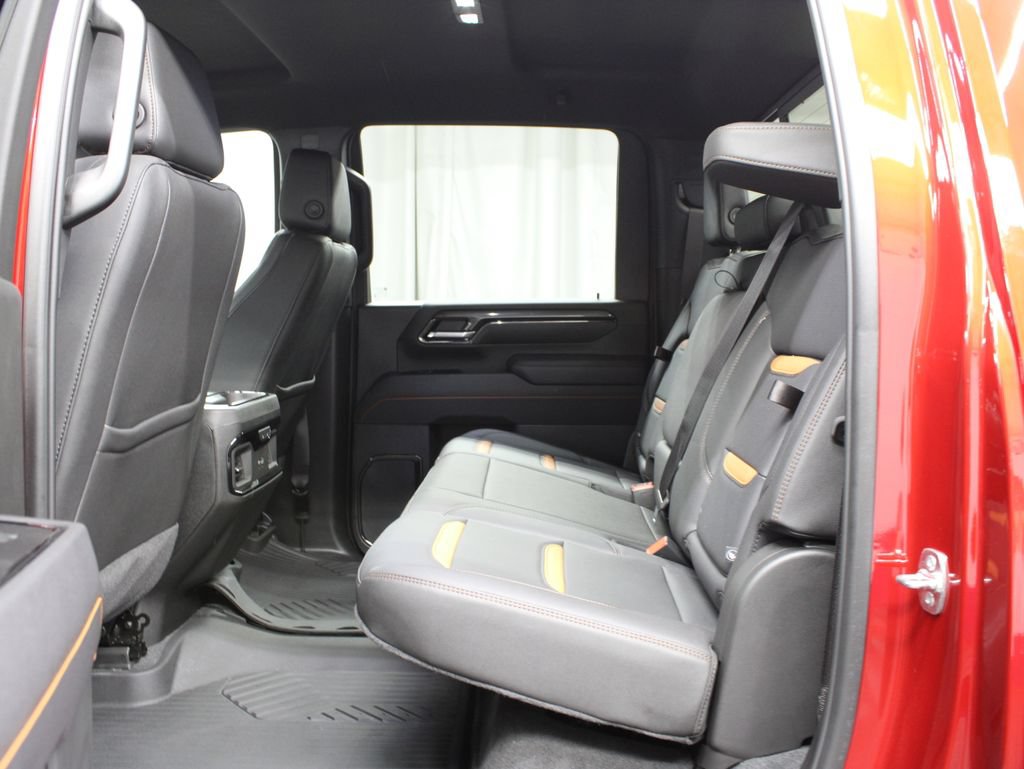 Used 2025 GMC Sierra 2500 AT4 w/ Technology Package AWD/4WD image 17