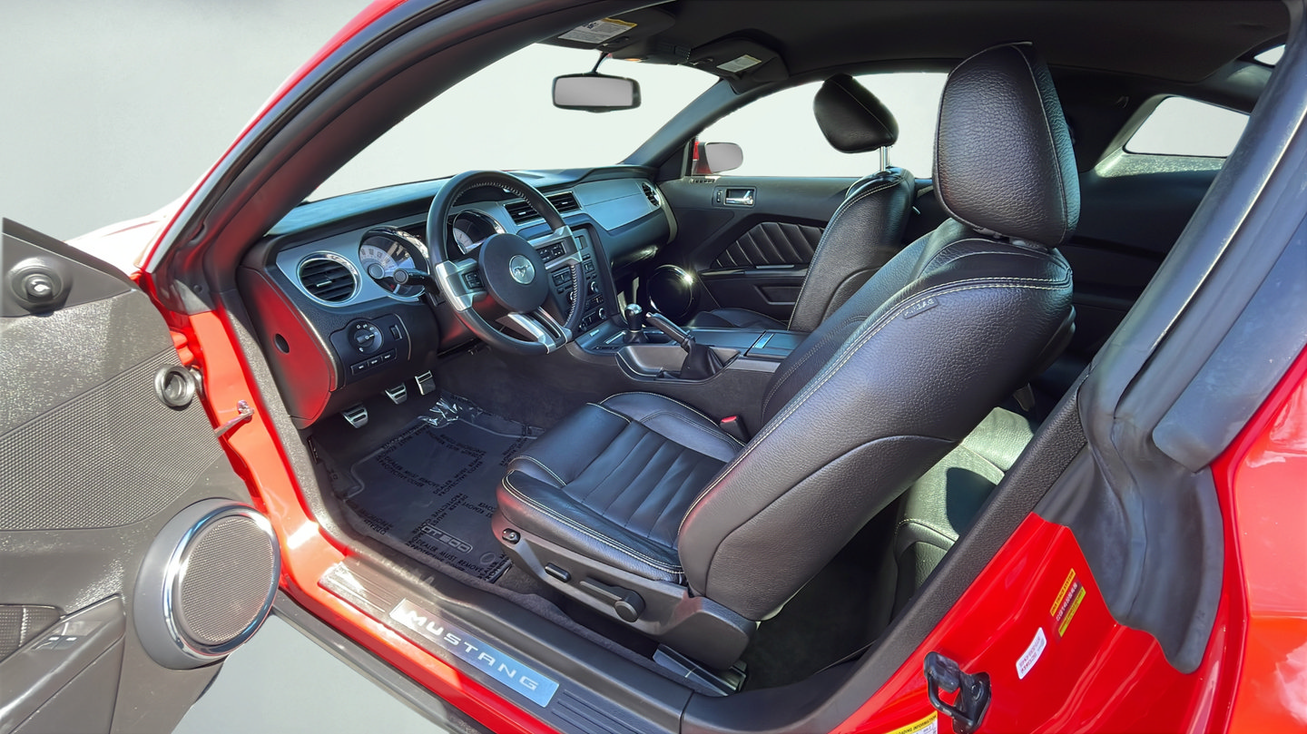 Used 2011 Ford Mustang GT Premium w/ Brembo Brake Pkg RWD image 29