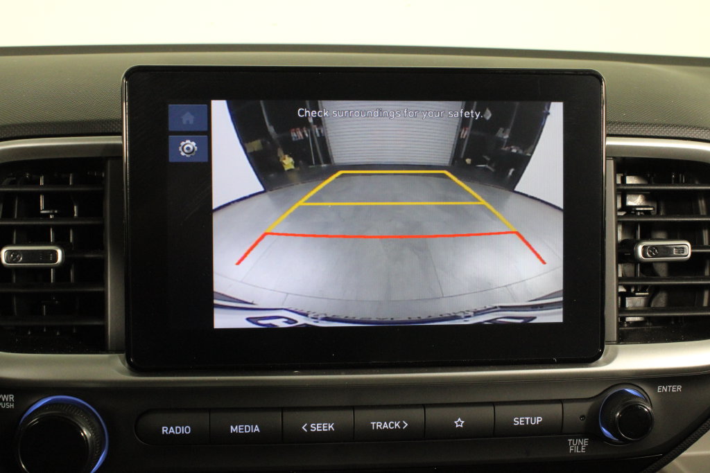 Certified 2025 Hyundai Venue SEL FWD image 30