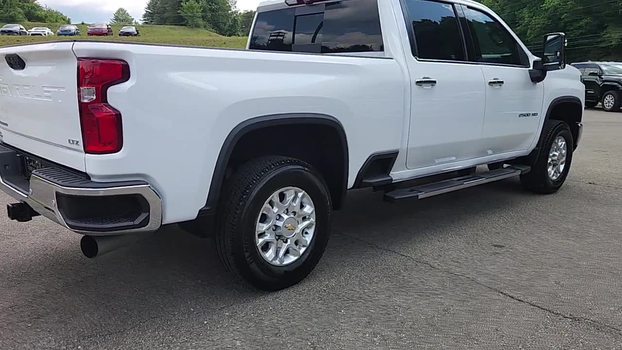 Used 2024 Chevrolet Silverado 2500 LTZ w/ LTZ Convenience Package AWD/4WD image 6