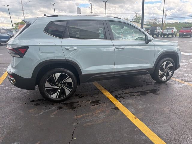 New 2026 Volkswagen Taos SE AWD/4WD image 7