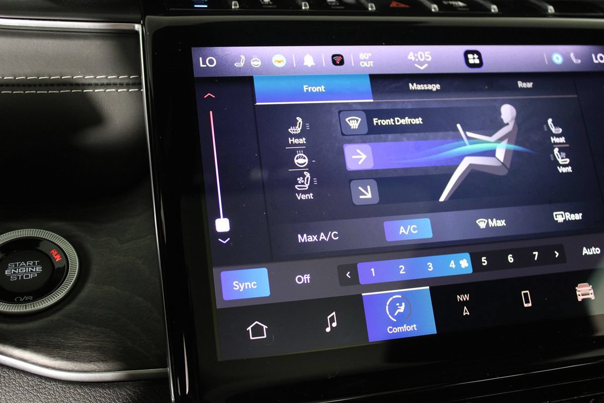 Used 2022 Jeep Grand Cherokee Overland w/ Luxury Tech Group IV AWD/4WD image 25