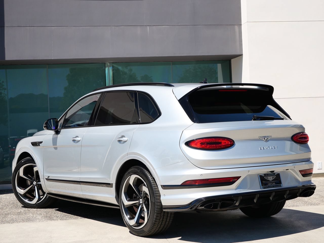 Used 2022 Bentley Bentayga AWD/4WD image 3