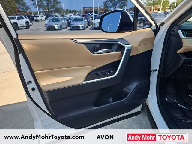 Used 2021 Toyota RAV4 XLE w/ Convenience Package AWD/4WD image 11