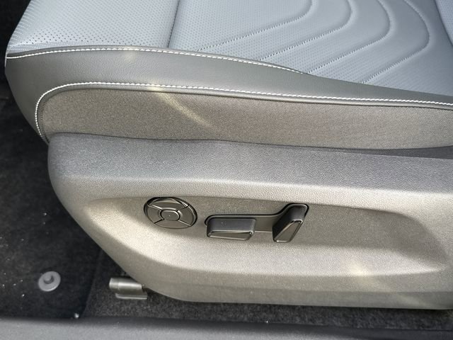 New 2026 Volkswagen Tiguan SE R-Line image 41