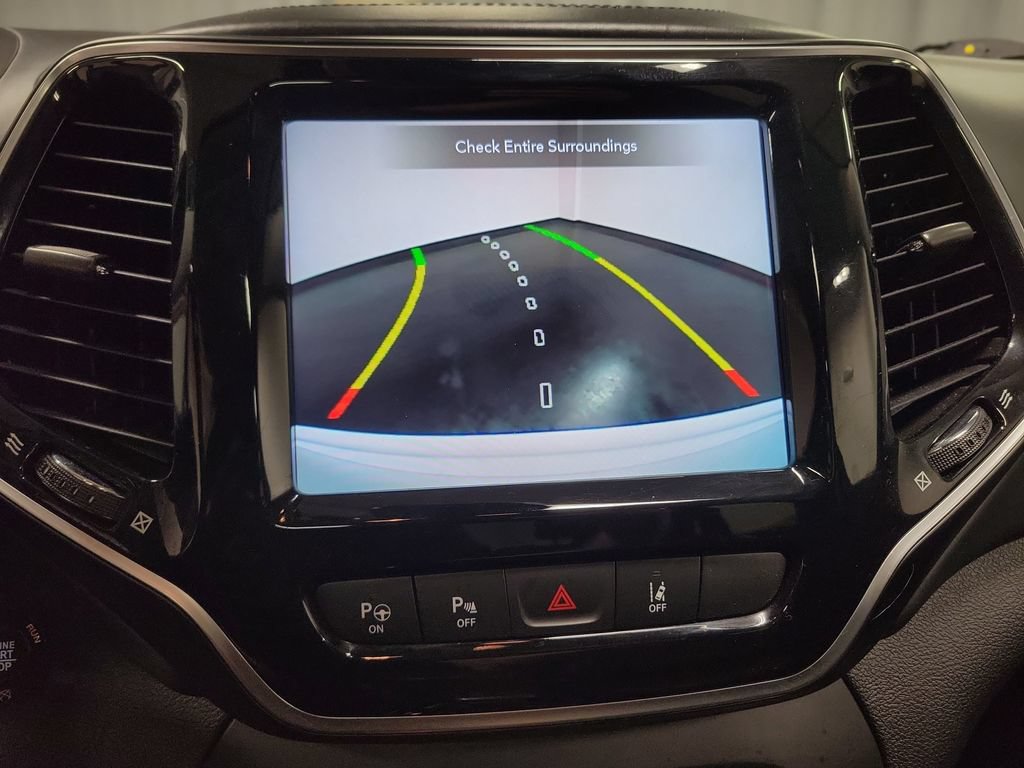 Used 2019 Jeep Cherokee Overland w/ Technology Group AWD/4WD image 22