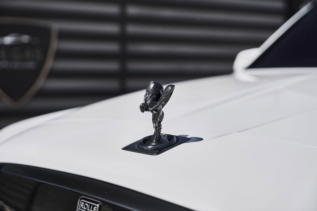 Used 2024 Rolls-Royce Cullinan Black Badge w/ Dark Exterior Package image 7