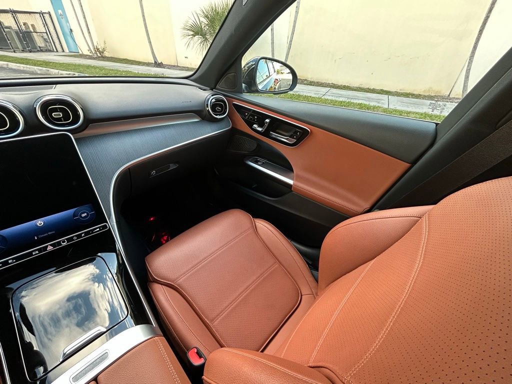 Used 2025 Mercedes-Benz C 300 Sedan image 11