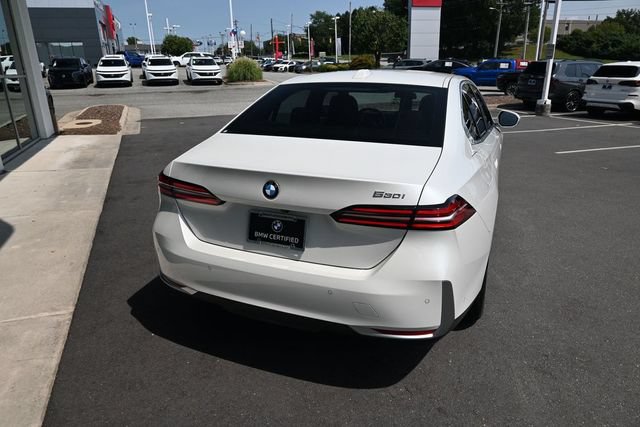Used 2025 BMW 530i w/ Premium Package RWD image 11