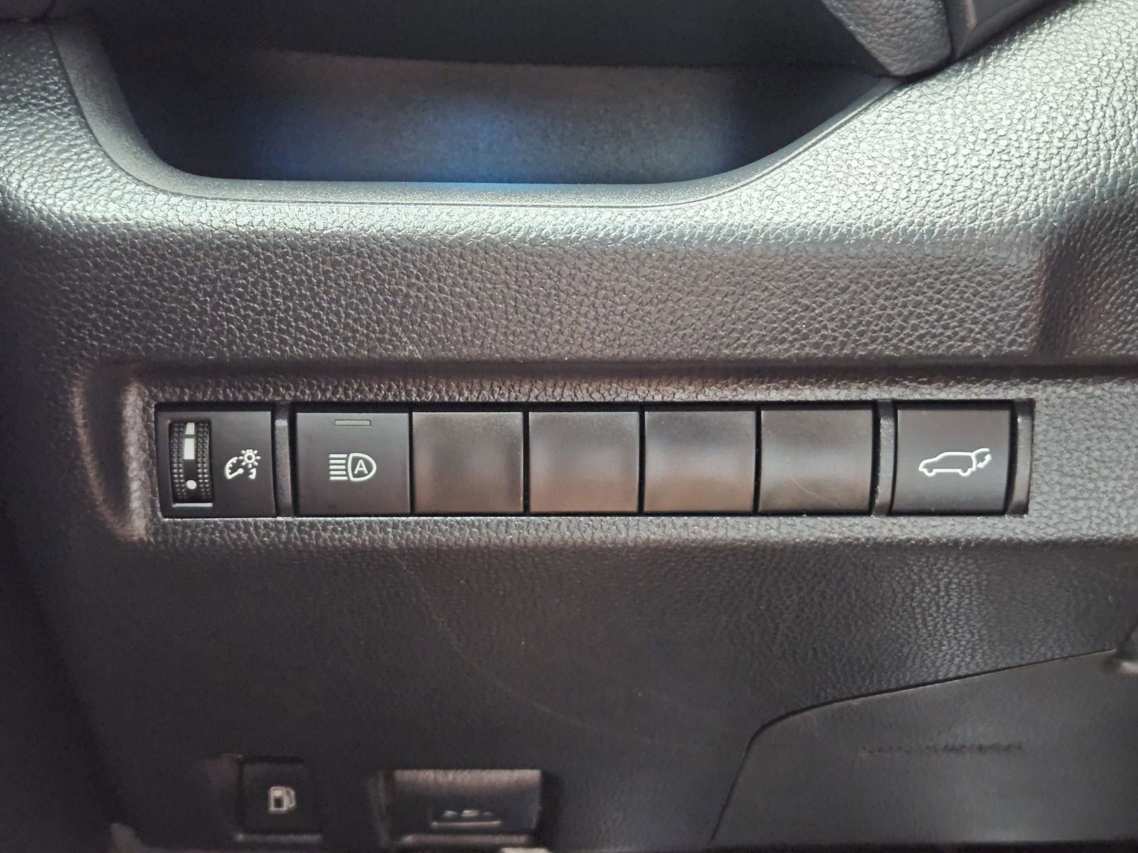 Used 2023 Toyota RAV4 XSE AWD/4WD image 22