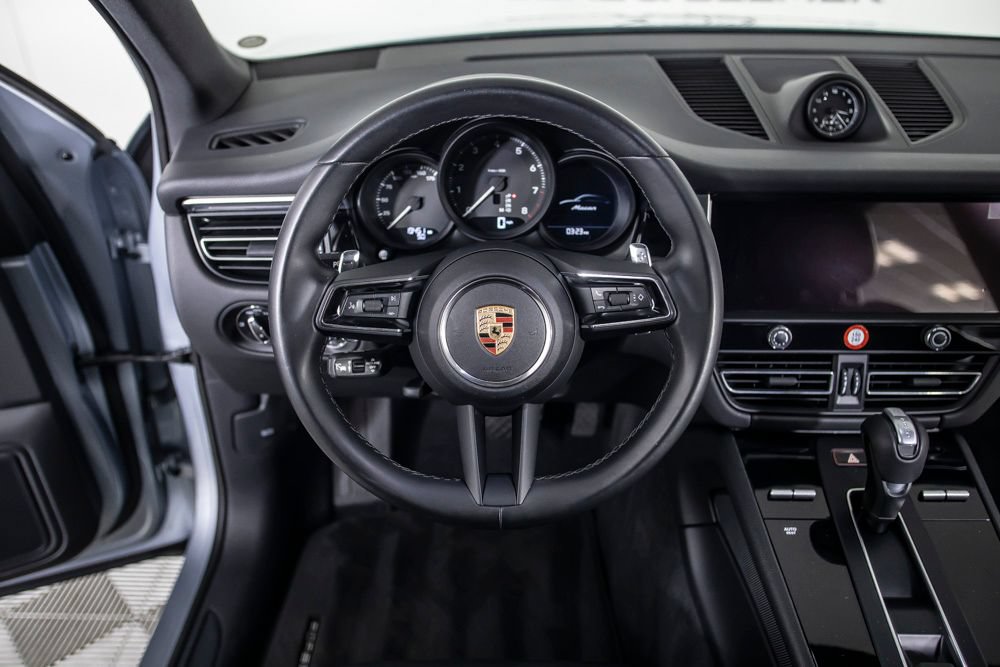 Used 2024 Porsche Macan AWD/4WD image 23