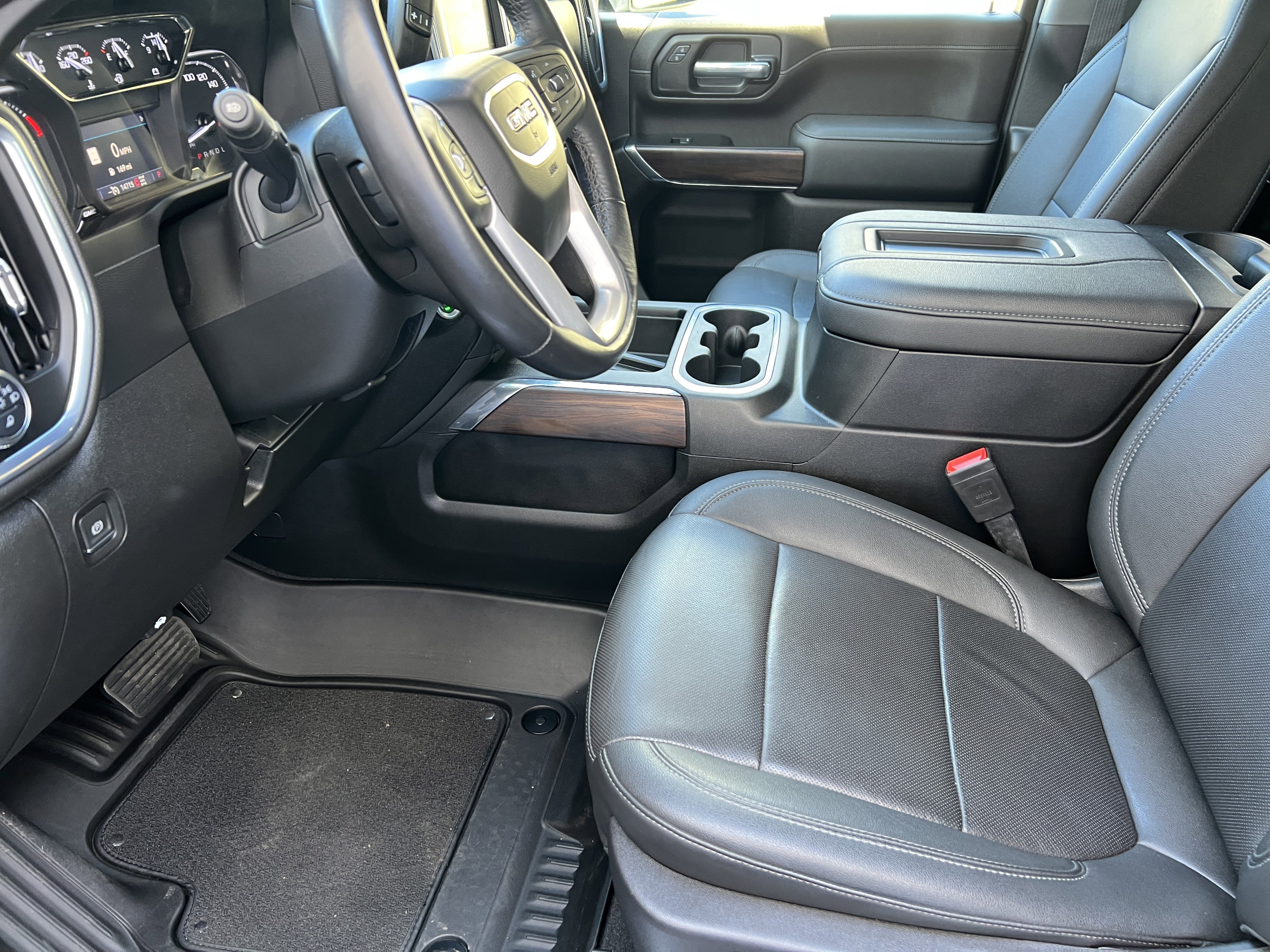 Used 2022 GMC Sierra 2500 SLT w/ SLT Preferred Package AWD/4WD image 16