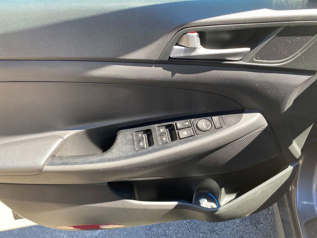 Used 2016 Hyundai Tucson SE w/ Option Group 02 image 11