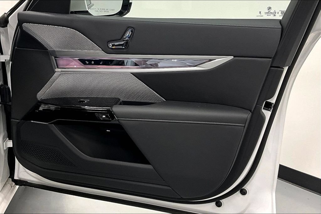 New 2025 BMW i7 eDrive50 RWD image 11