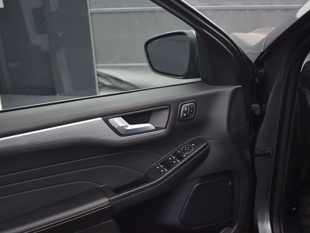 Used 2024 Ford Escape Platinum image 24