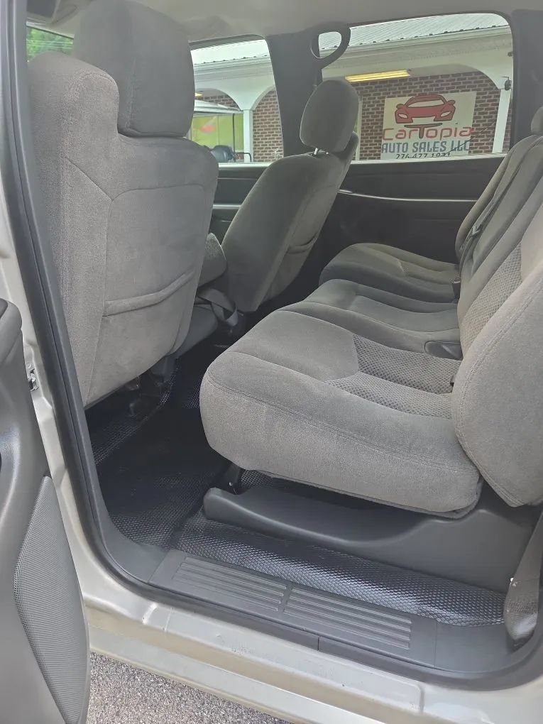 Used 2007 Chevrolet Silverado 2500 LT w/ Heavy-Duty Power Package AWD/4WD image 12