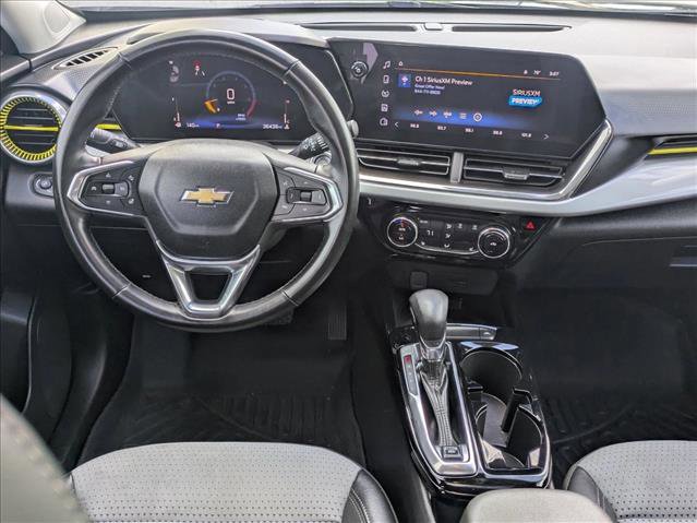Used 2024 Chevrolet Trax LT w/ Sunroof Package FWD image 23