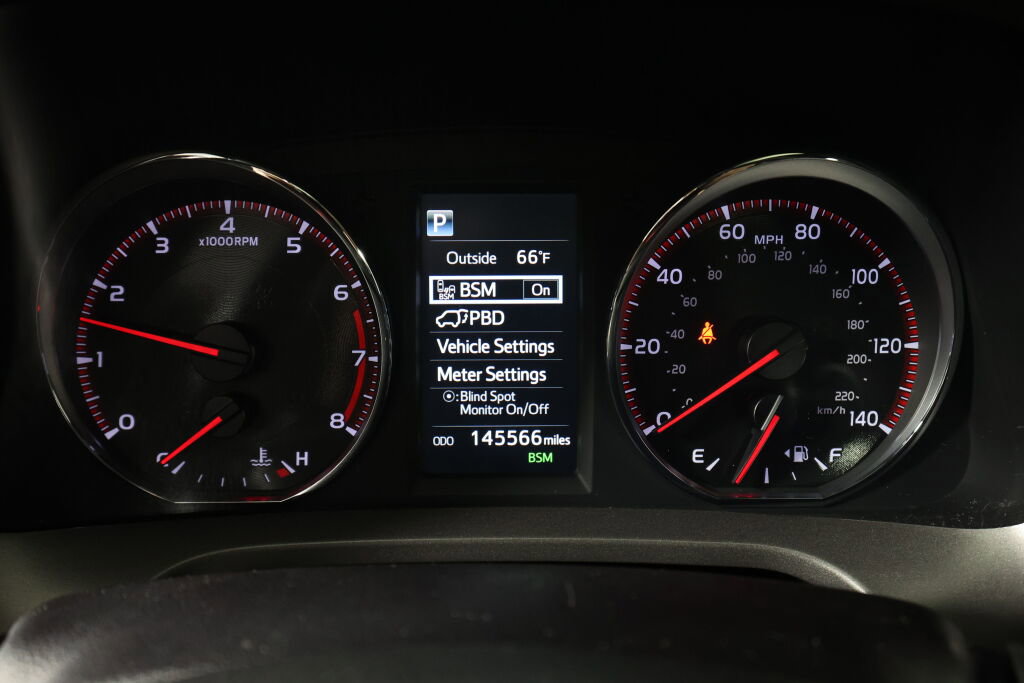 Used 2016 Toyota RAV4 SE image 30