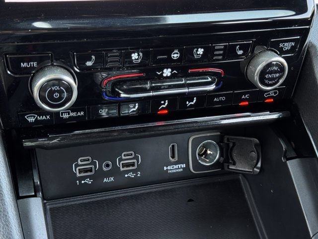 Used 2023 Jeep Grand Cherokee Overland w/ Luxury Tech Group IV RWD image 19