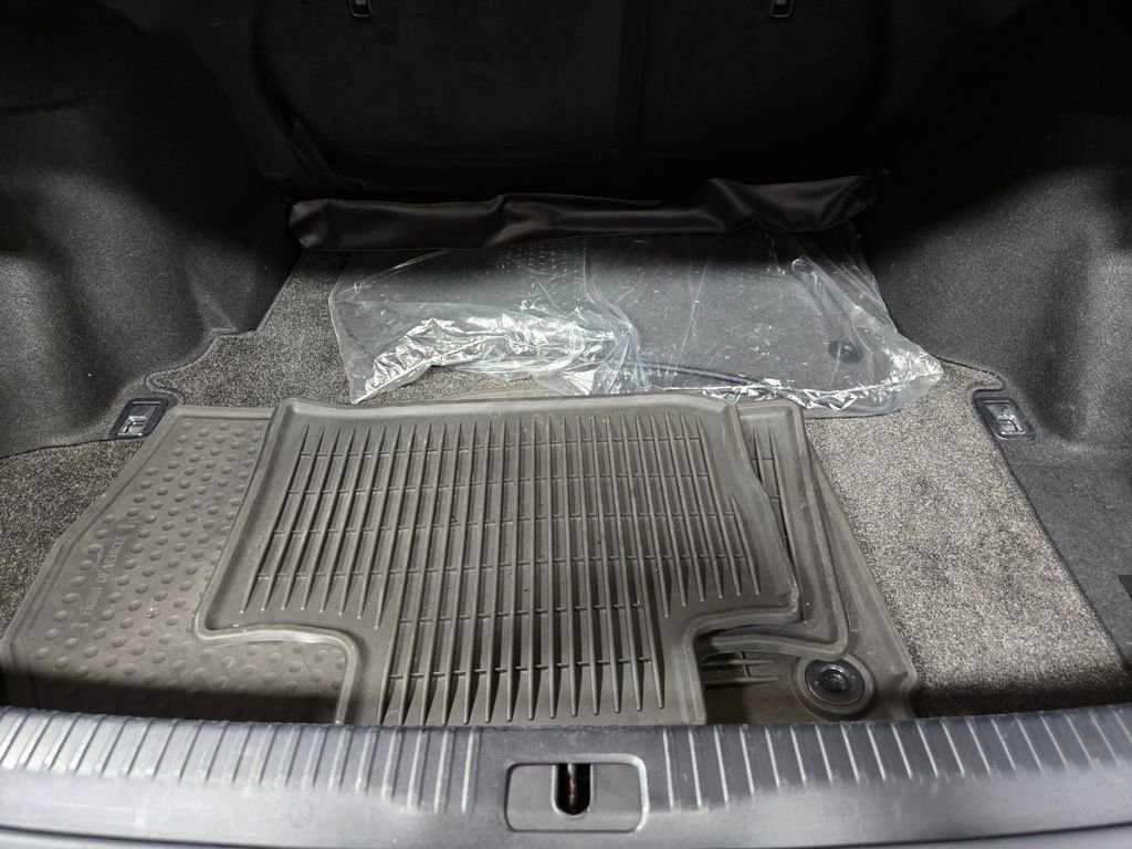 Used 2016 Lexus IS 300 AWD w/ Premium Package image 43