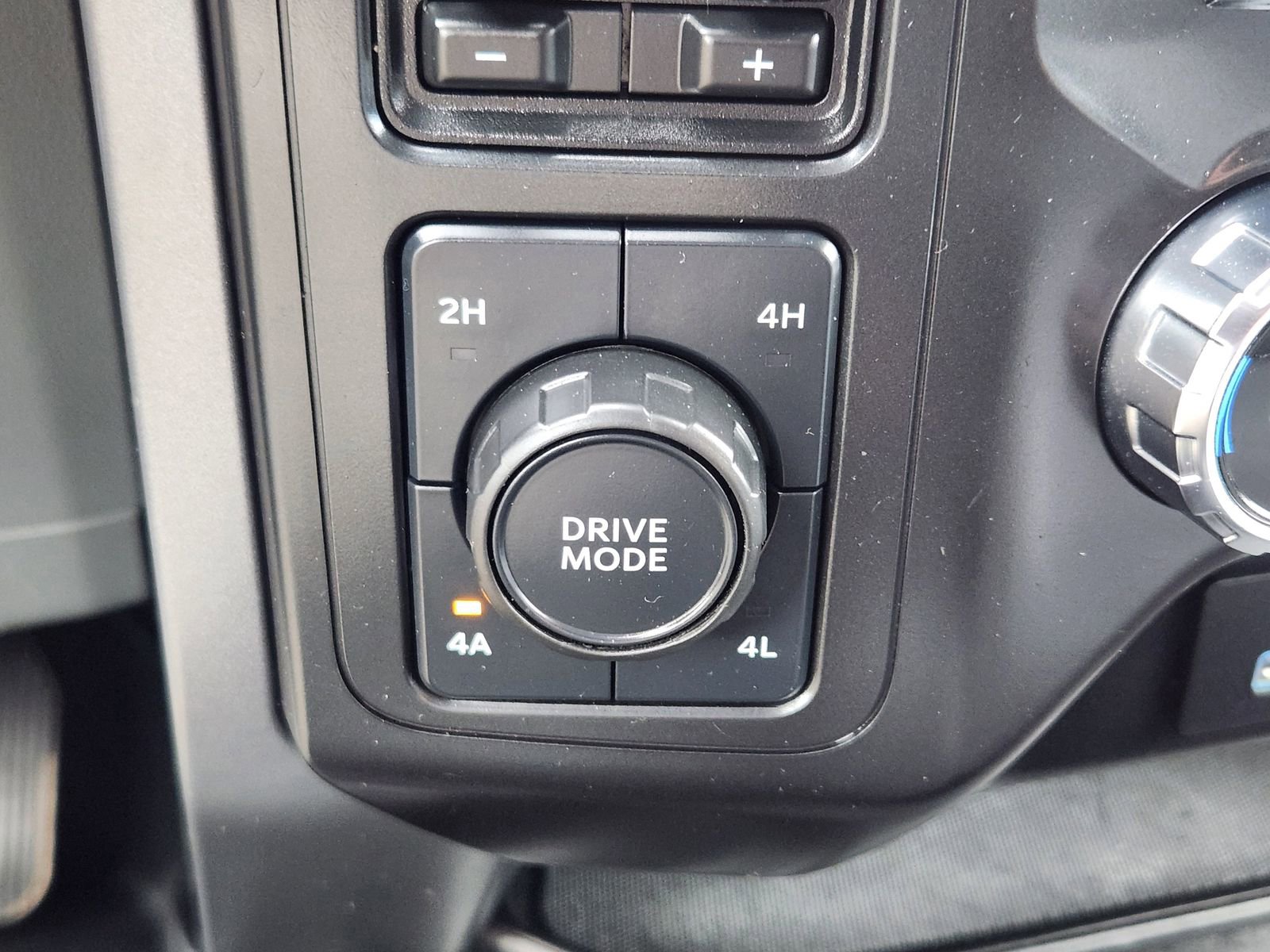 Used 2021 Ford F150 Lariat w/ Equipment Group 501A Mid image 22