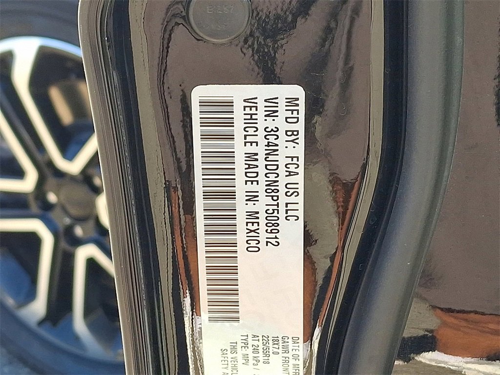 Used 2023 Jeep Compass Limited image 27