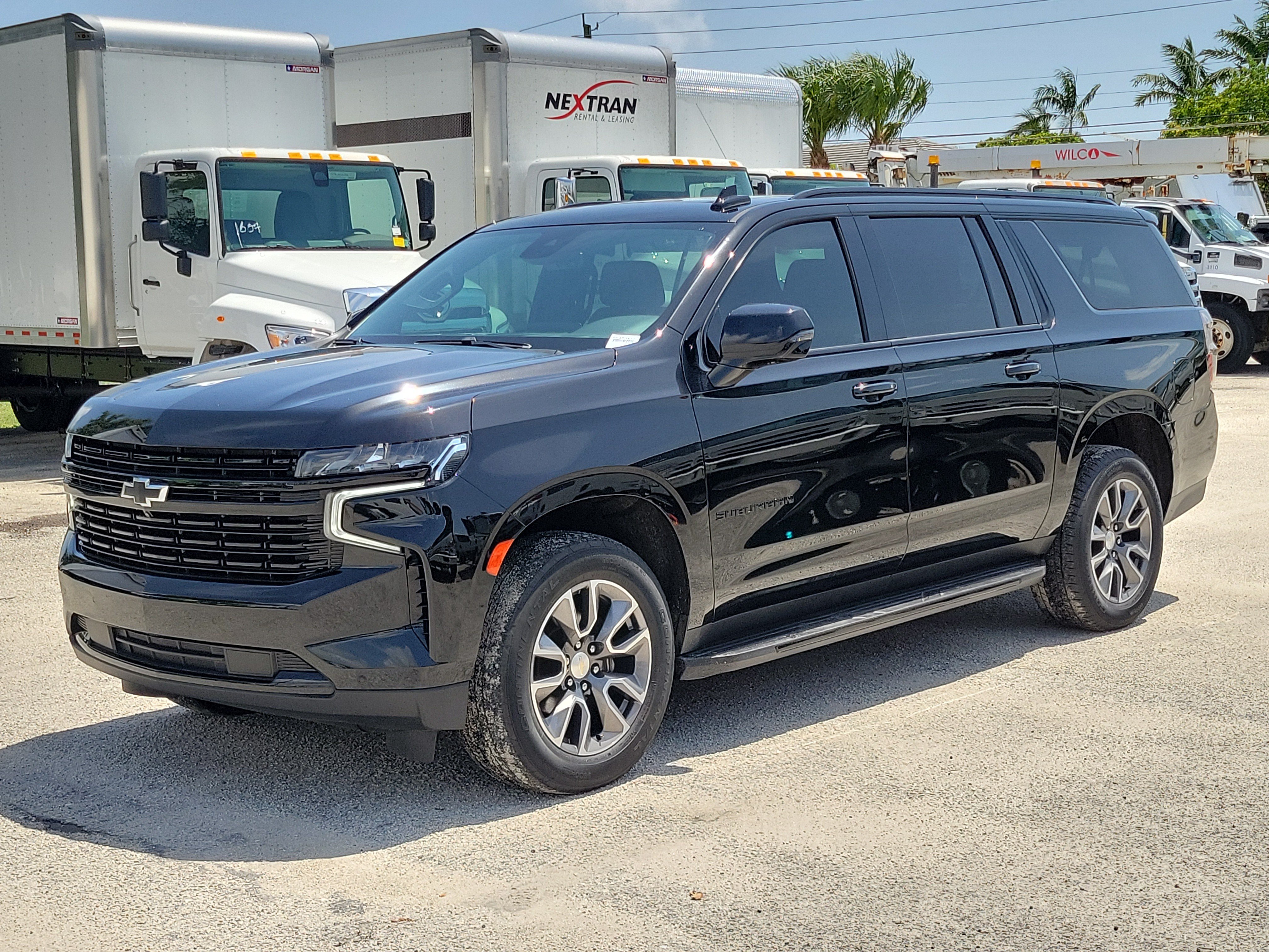 Used 2023 Chevrolet Suburban RST w/ Luxury Package RWD image 7