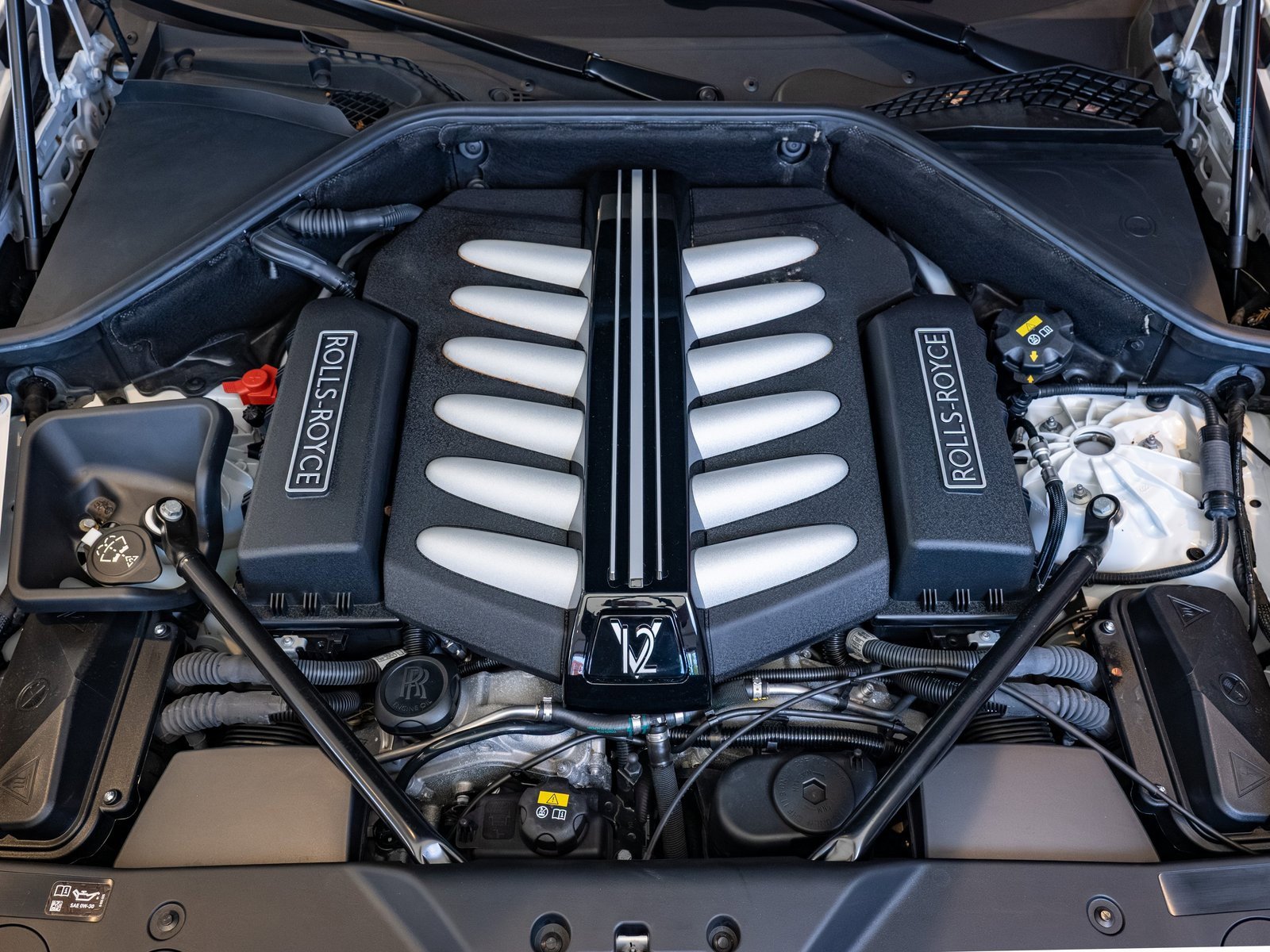 Used 2018 Rolls-Royce Dawn image 27