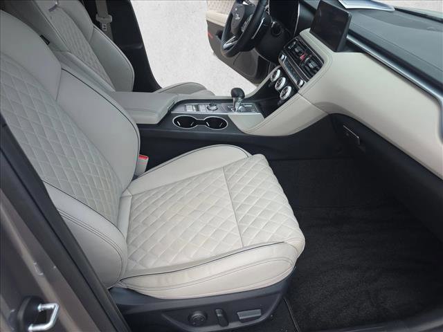 Used 2022 Genesis G70 3.3T image 12