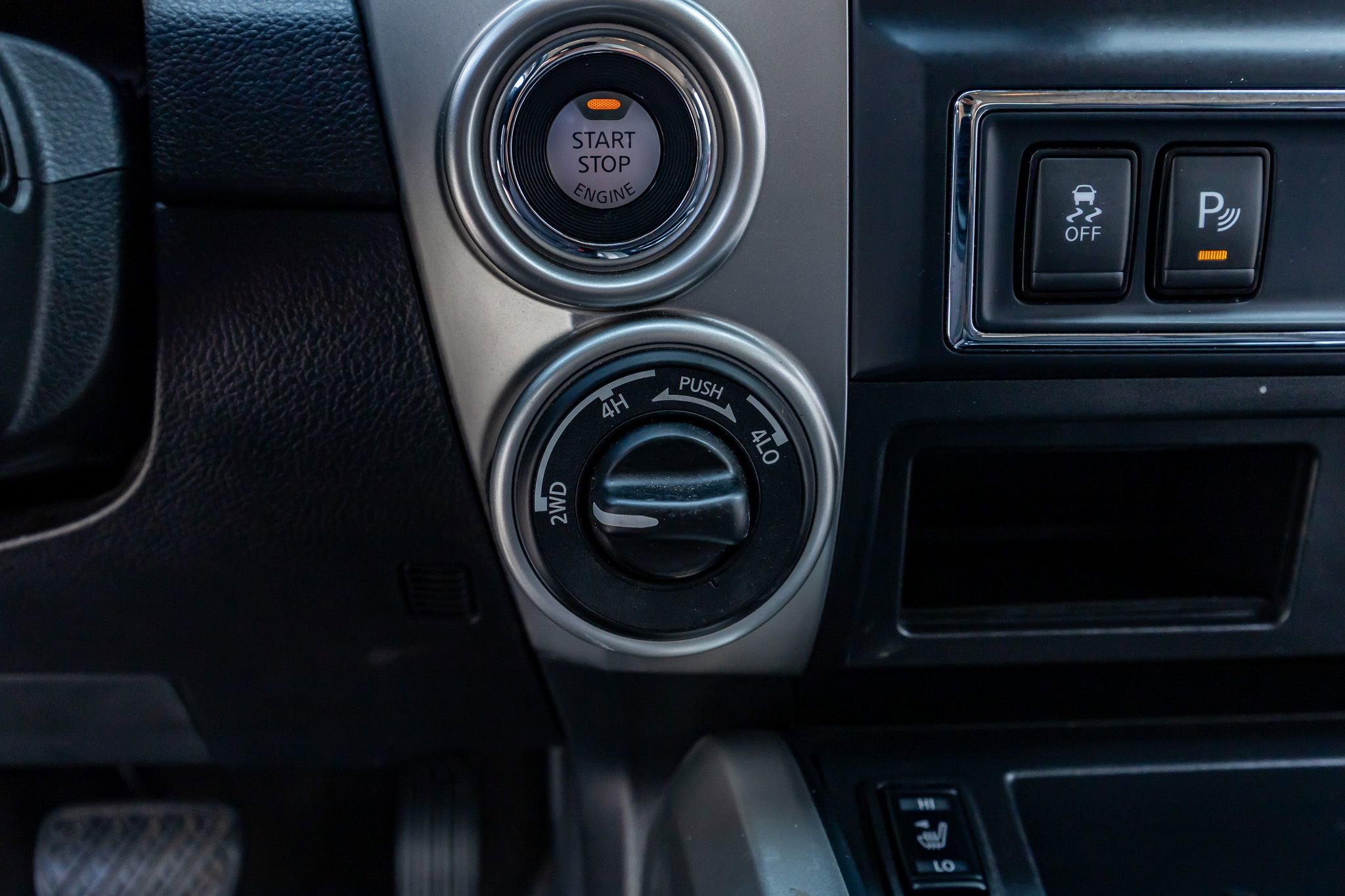 Used 2020 Nissan Titan SV w/ SV Convenience Package AWD/4WD image 23