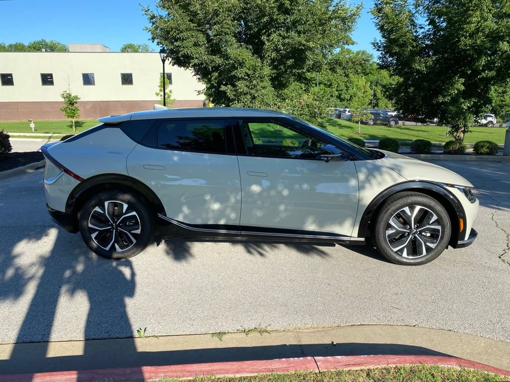Used 2023 Kia EV6 Wind w/ Wind Technology Package AWD/4WD image 9