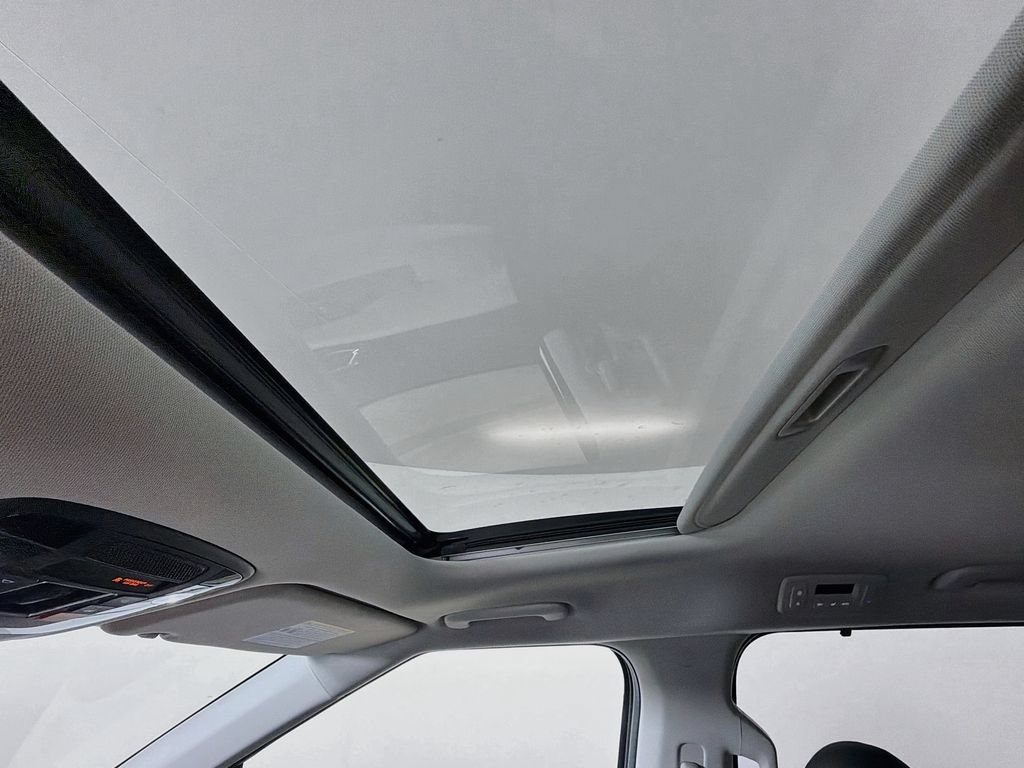 Used 2024 Kia Carnival SX Prestige FWD image 23