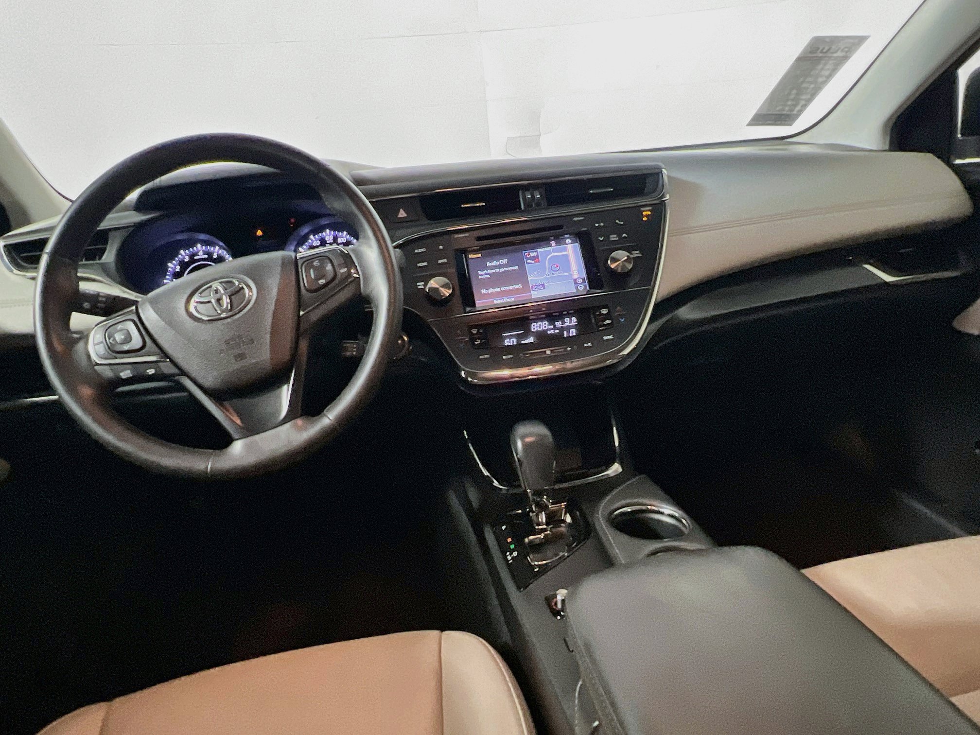 Used 2016 Toyota Avalon Touring FWD image 30