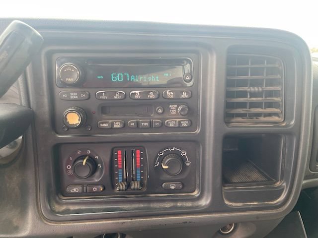 Used 2005 Chevrolet Silverado 1500 LS w/ Light Duty Power Package AWD/4WD image 17