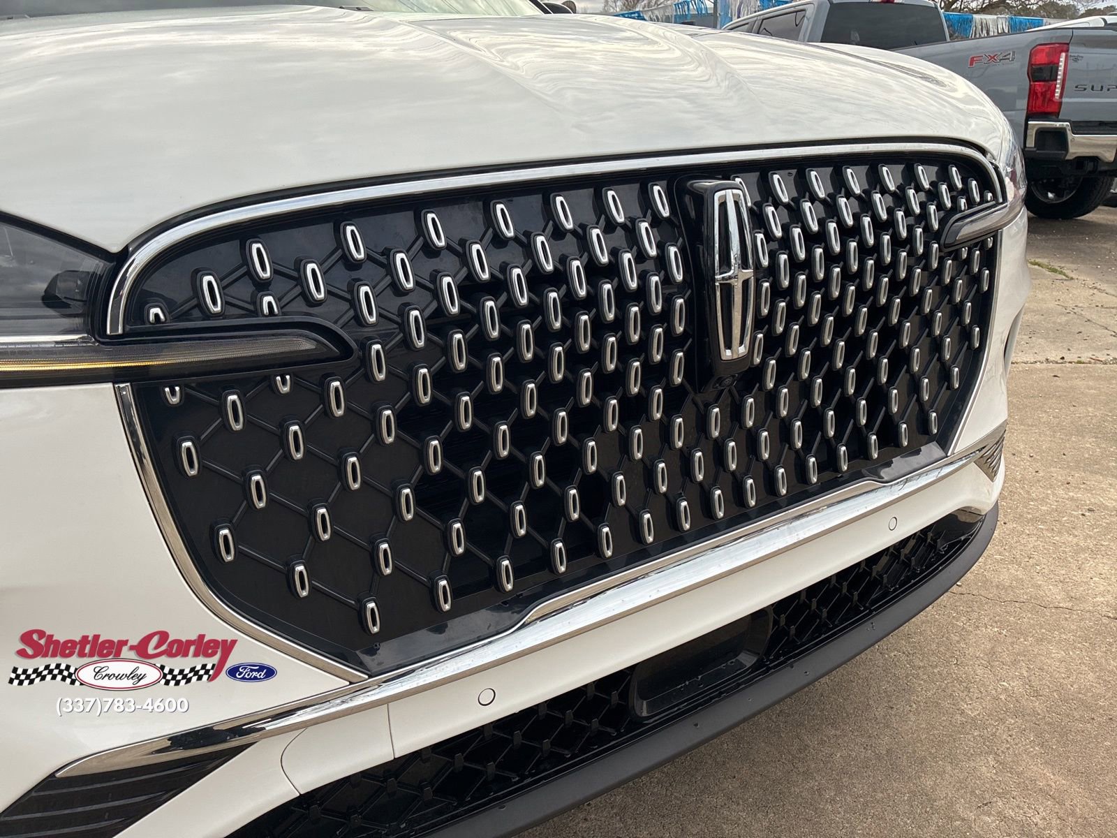 Used 2025 Lincoln Aviator 2WD image 4